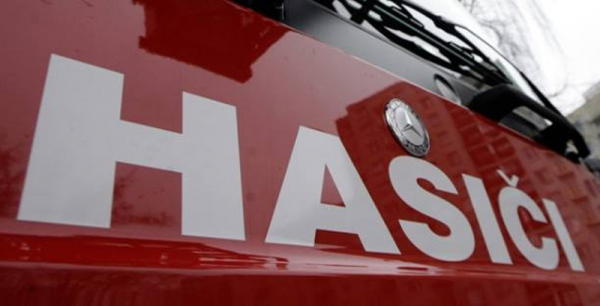 Při požáru rodinného domu v Chotěboři zasahovalo pět jednotek hasičů