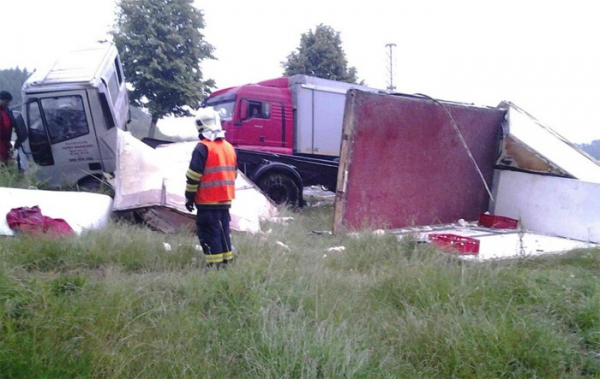 U Štoků se střetl kamion s nákladním vozidlem