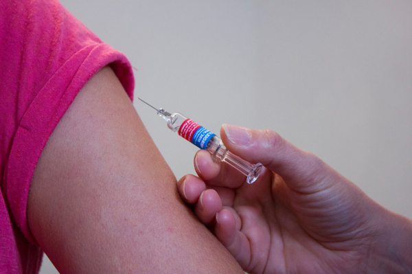 Vysočina si stále drží přední místo v proočkovanosti. Minimálně jednu dávku vakcíny už má více než 60 % lidí