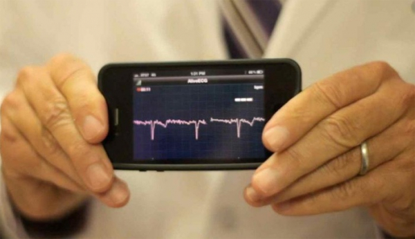 Pacienty v domácí péči by mohla sledovat moderní mobilní zařízení
