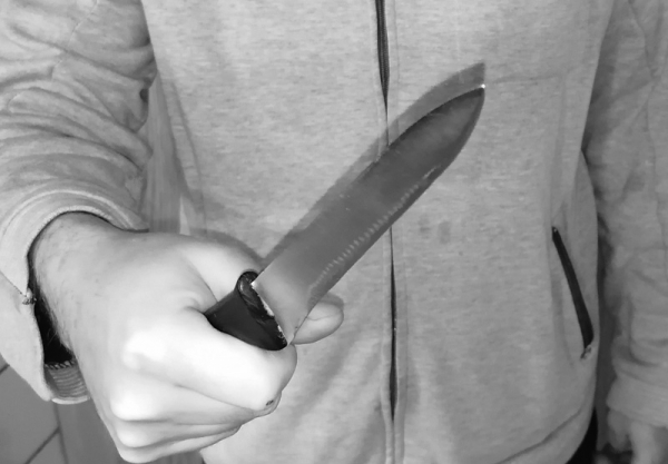 Student napadl v Třebíči nožem pracovnici školy